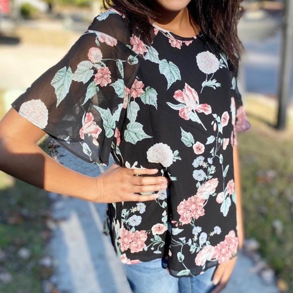 NWT Vince Camuto Floral Blouse/Top - Picture 2 of 4